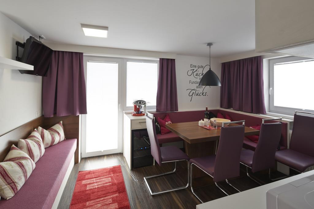 Apartment Tannheim Pokoj fotografie